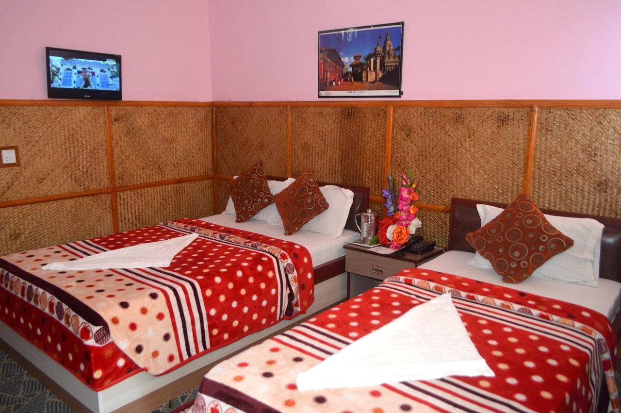 Pokhara Deep Sagar Hotel Buitenkant foto