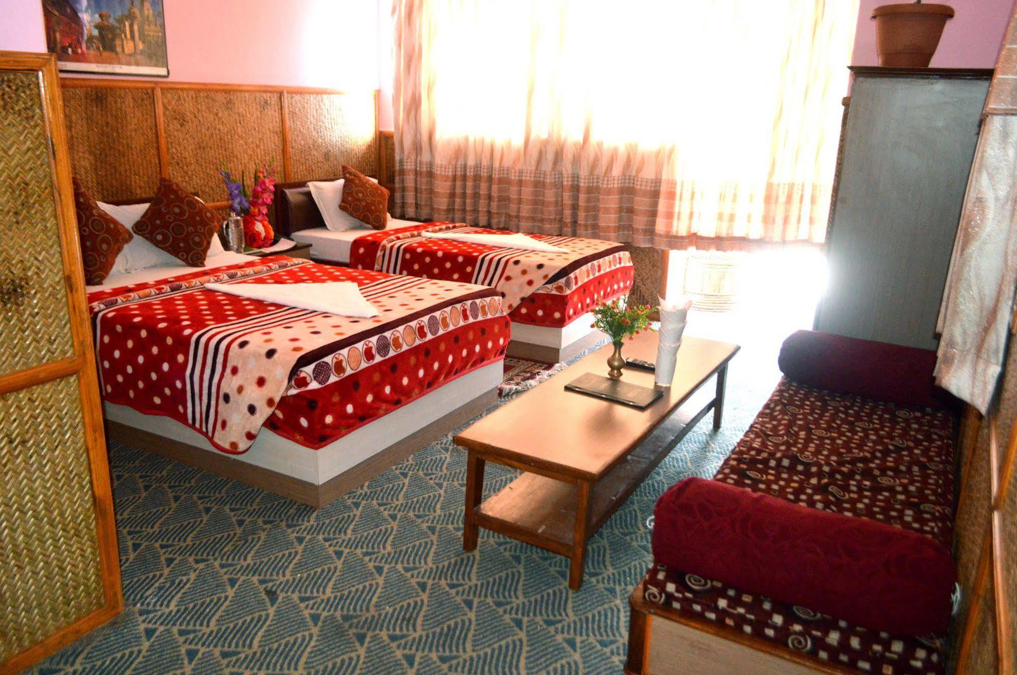 Pokhara Deep Sagar Hotel Buitenkant foto
