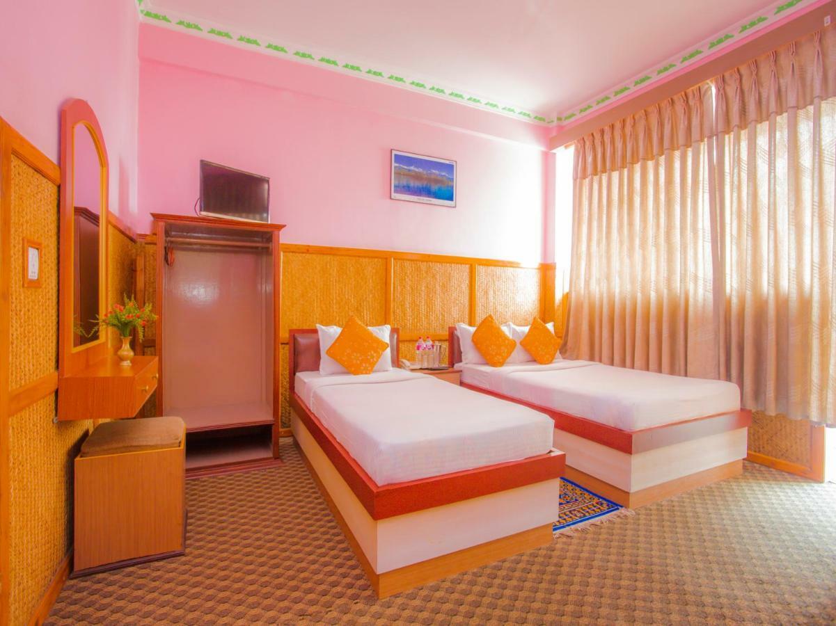Pokhara Deep Sagar Hotel Buitenkant foto